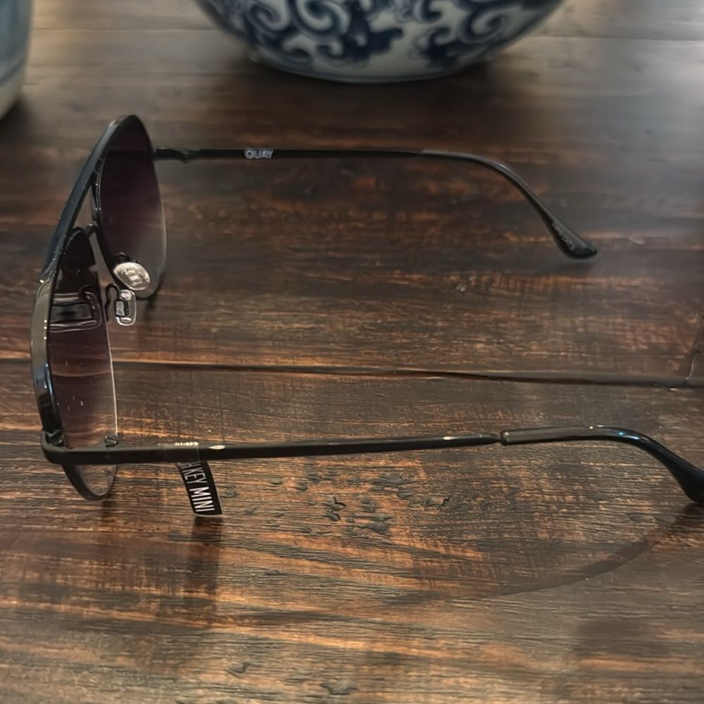 Quay High Key Mini sunglasses⭐️ - Picture 5 of 7